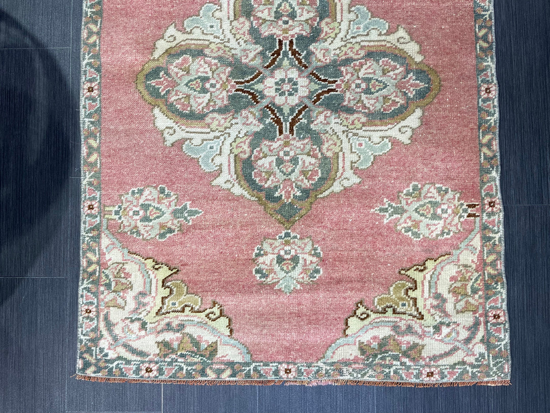 Turkish Oushak Rug 3' x 4' 9" Hand-Knotted pattern