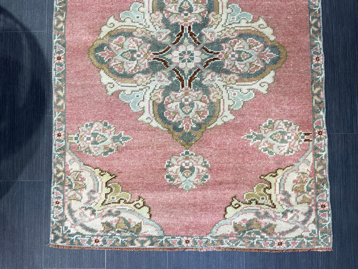 Turkish Oushak Rug 3' x 4' 9" Hand-Knotted pattern