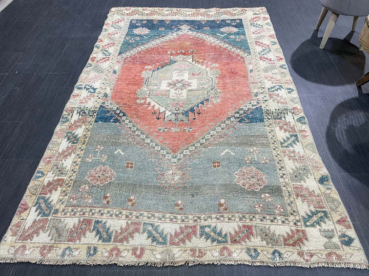 Turkish Oushak Rug 3' 11" x 6' 4" Hand-Knotted close-up
