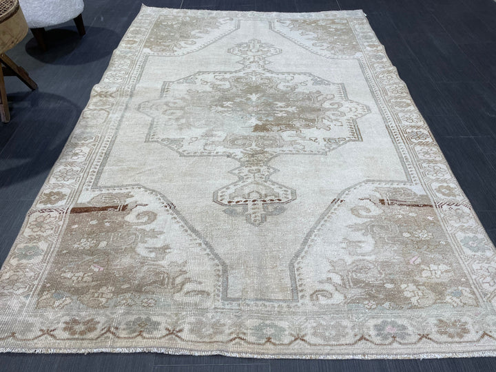 Beige Turkish Oushak Rug 4' 4" x 6' 7" Hand-Knotted field