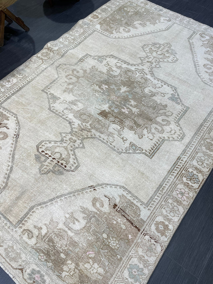 Beige Turkish Oushak Rug 4' 4" x 6' 7" Hand-Knotted view 9