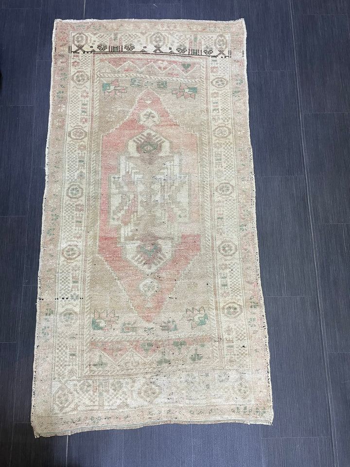 Beige Turkish Oushak Rug 2' 11" x 5' 7" Hand-Knotted reverse
