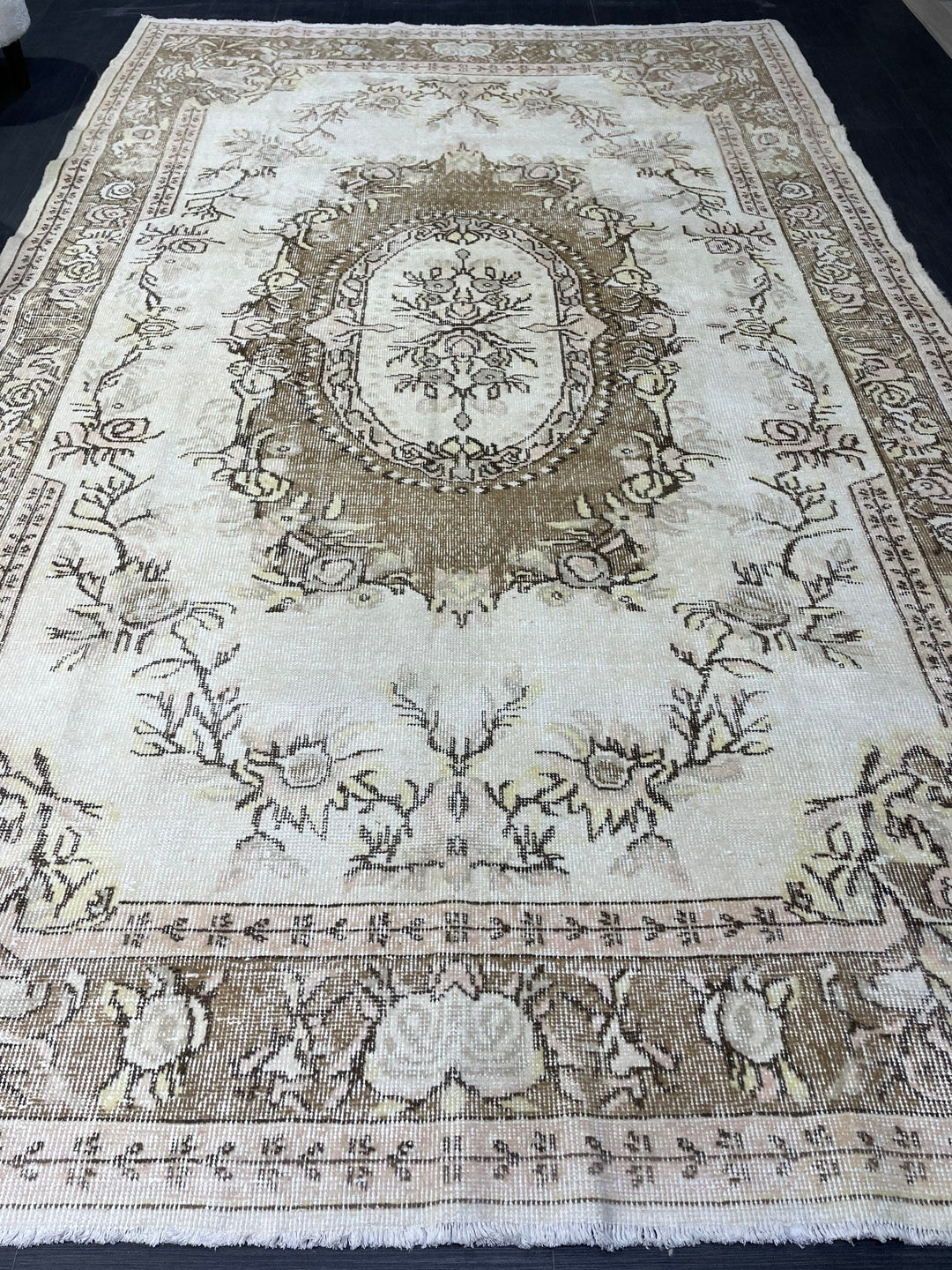 Beige Turkish Oushak Rug 5' 11" x 10' 1" Hand-Knotted | No. WR33470