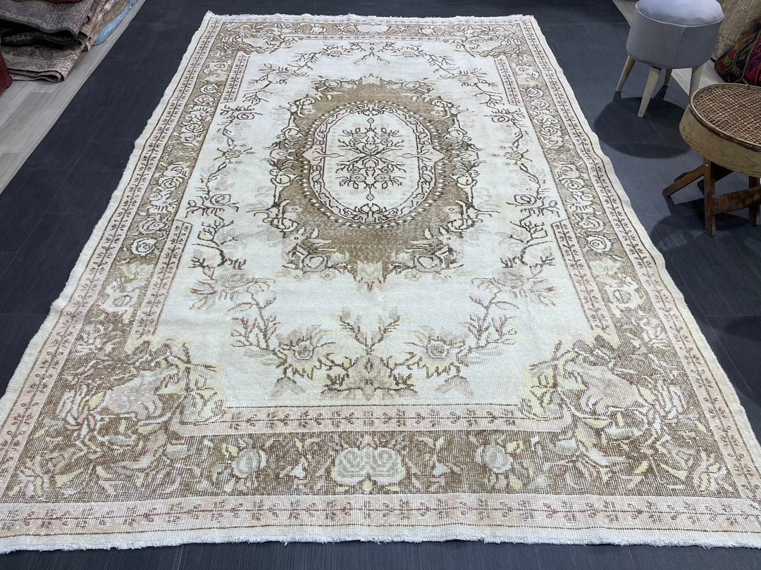 Beige Turkish Oushak Rug 5' 11" x 10' 1" Hand-Knotted | No. WR33470