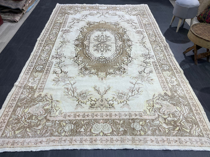 Beige Turkish Oushak Rug 5' 11" x 10' 1" Hand-Knotted | No. WR33470