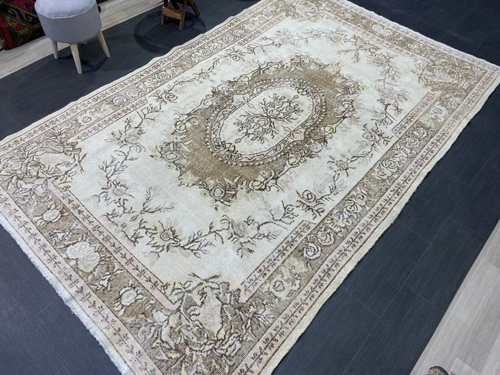 Beige Turkish Oushak Rug 5' 11" x 10' 1" Hand-Knotted | No. WR33470