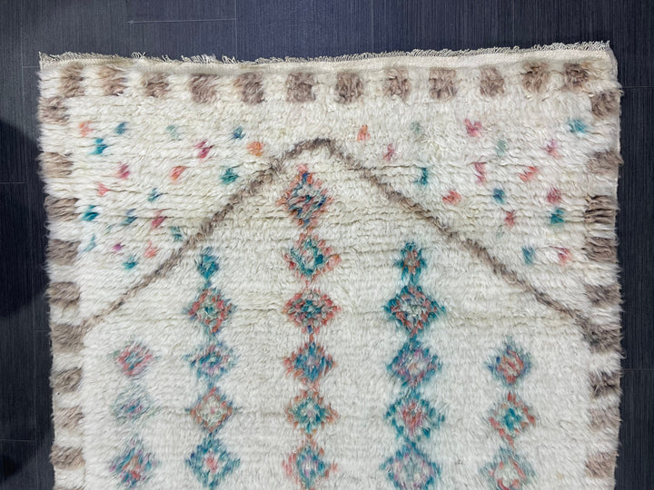 Tan Turkish Vintage Rug 3' 5" x 5' 4" Hand-Knotted border