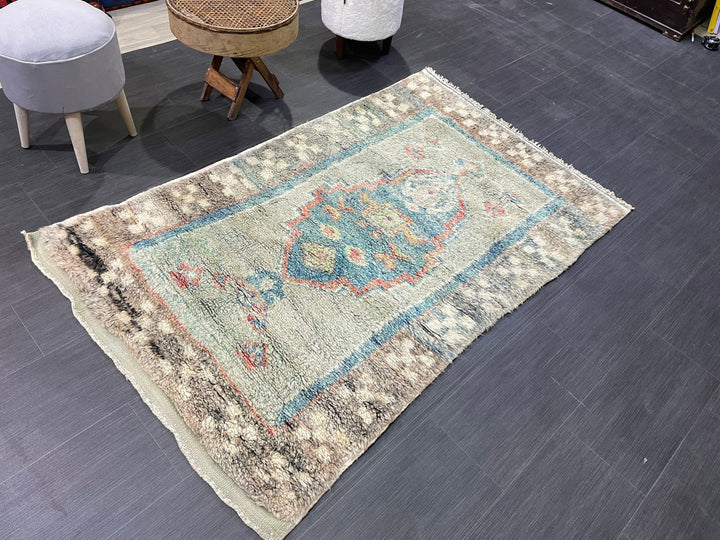 Tan Turkish Vintage Rug 3' 7" x 5' 9" Hand-Knotted detail