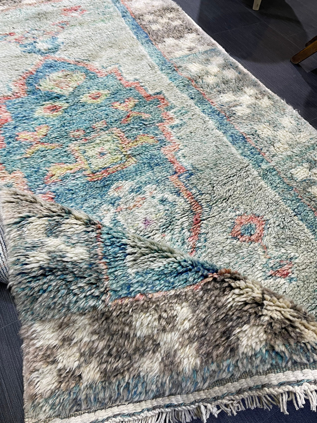 Tan Turkish Vintage Rug 3' 7" x 5' 9" Hand-Knotted border