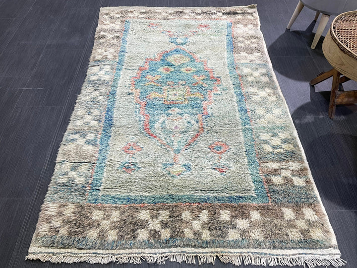 Tan Turkish Vintage Rug 3' 7" x 5' 9" Hand-Knotted texture