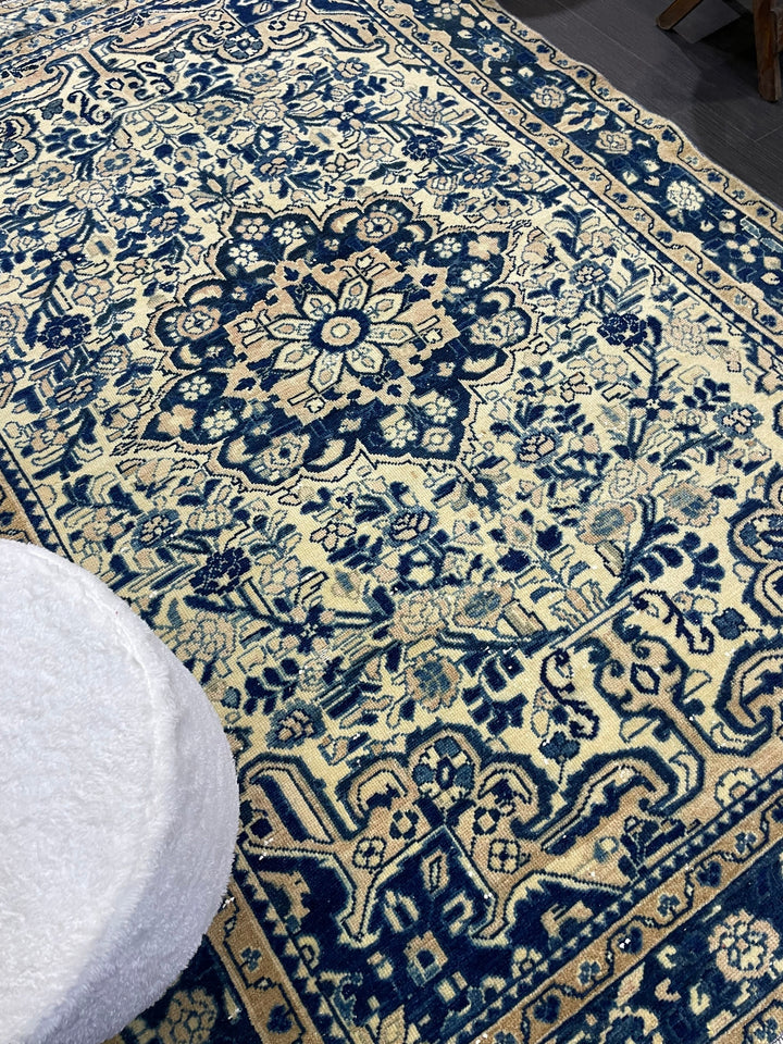 Navy Runner Rug 4' 5" x 6' 5" - No. WR26089