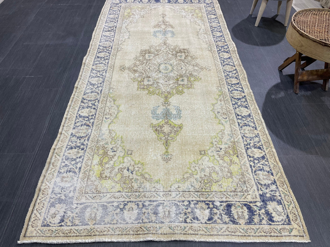 Beige Turkish Oushak Rug 3' 8" x 8' Hand-Knotted border