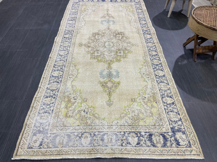 Beige Turkish Oushak Rug 3' 8" x 8' Hand-Knotted border