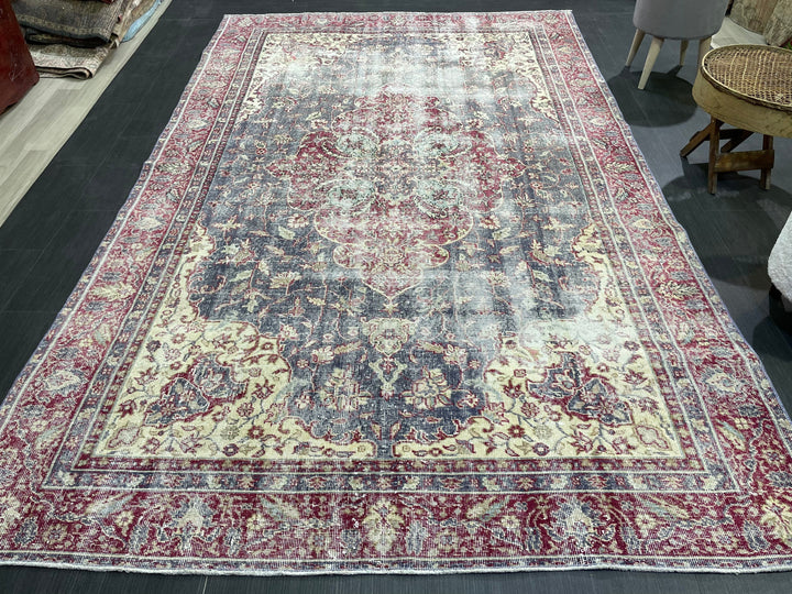 Beige Turkish Oushak Rug 6' 3" x 10' Hand-Knotted texture