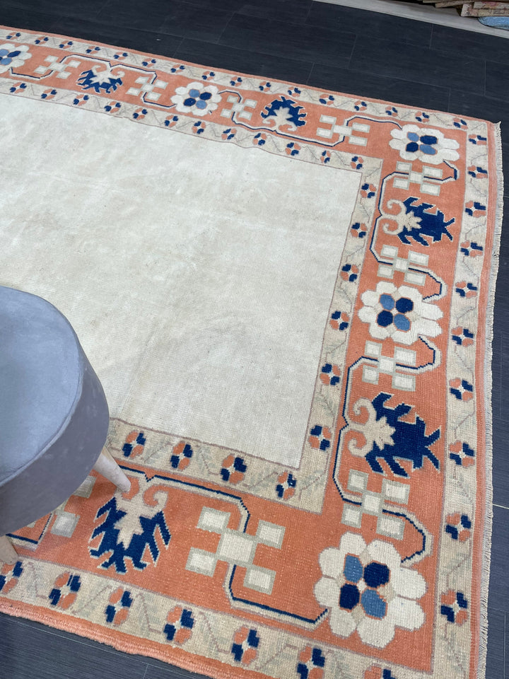 Beige Turkish Oushak Rug 5' 10" x 8' 7" Hand-Knotted border