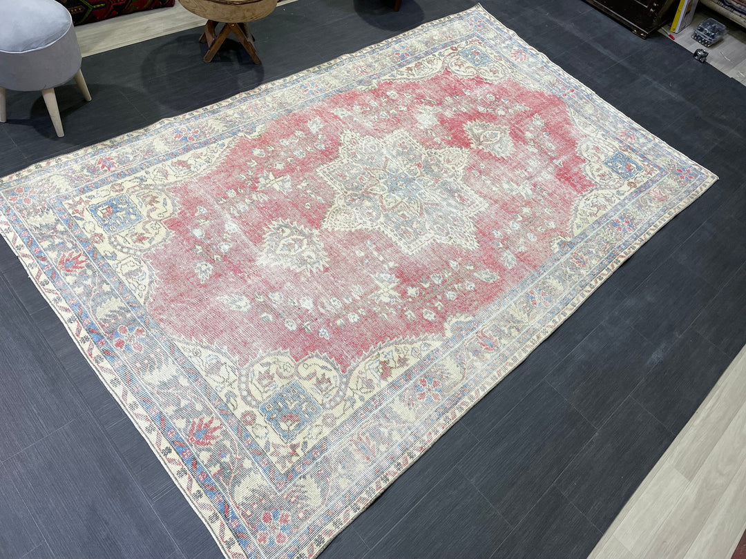 Turkish Runner Rug 5' 10" x 9' 6" Hand-Knotted detail
