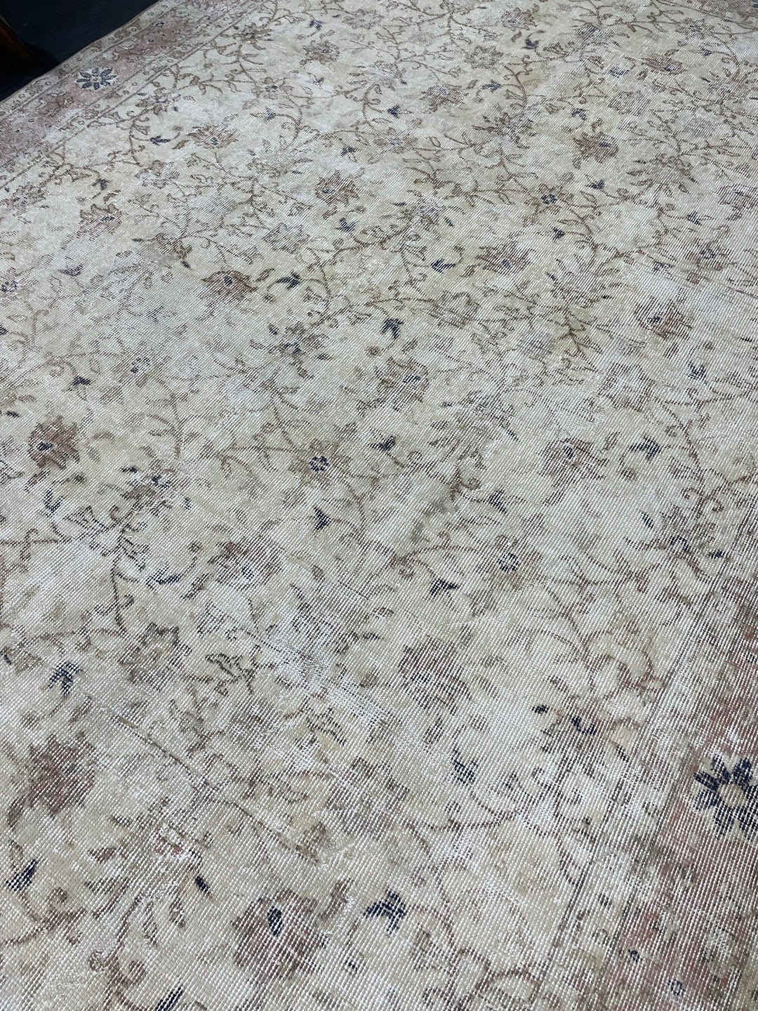 Beige Turkish Runner Rug 6' 5" x 9' 5" Hand-Knotted field