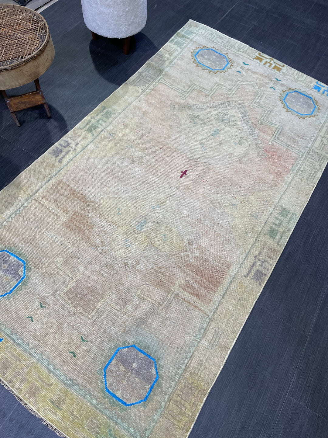 Turkish Oushak Rug 3' 10" x 7' 3" Hand-Knotted border