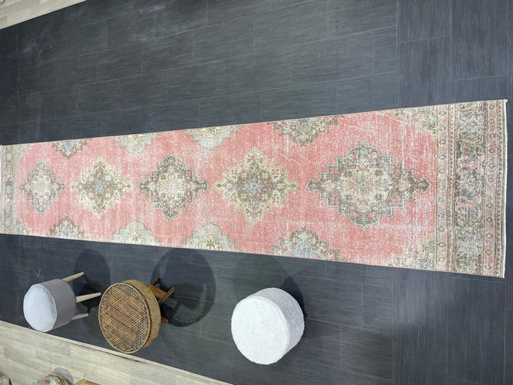 Beige Turkish Runner Rug 2' 10" x 13' 10" Hand-Knotted border