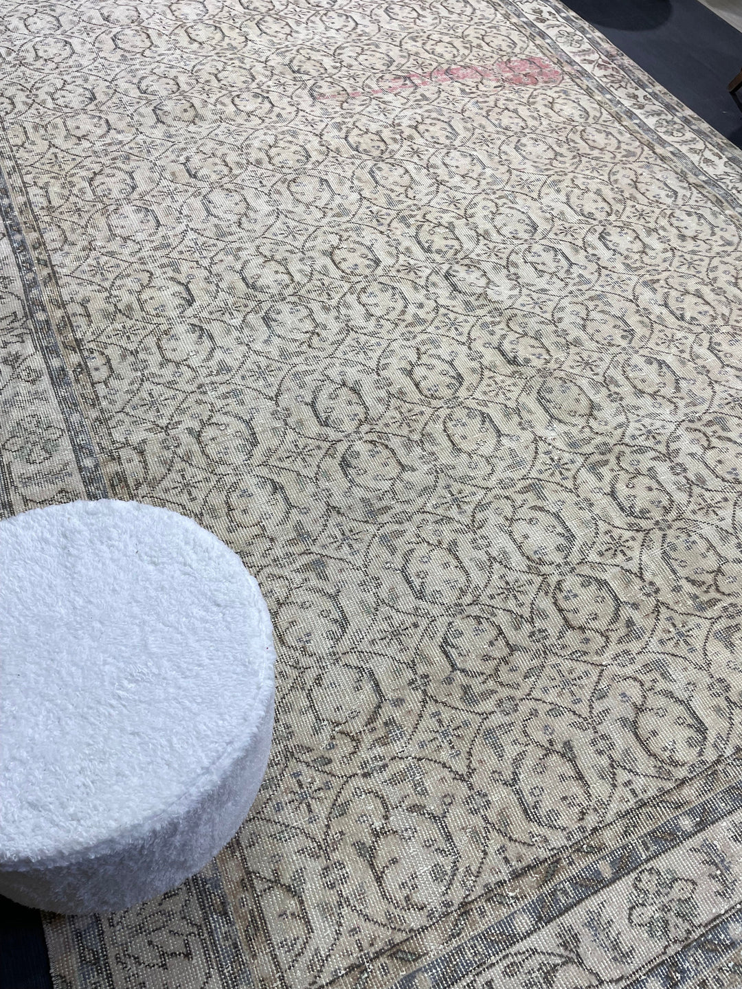 Beige Turkish Oushak Rug 6' 8" x 10' 6" Hand-Knotted close-up