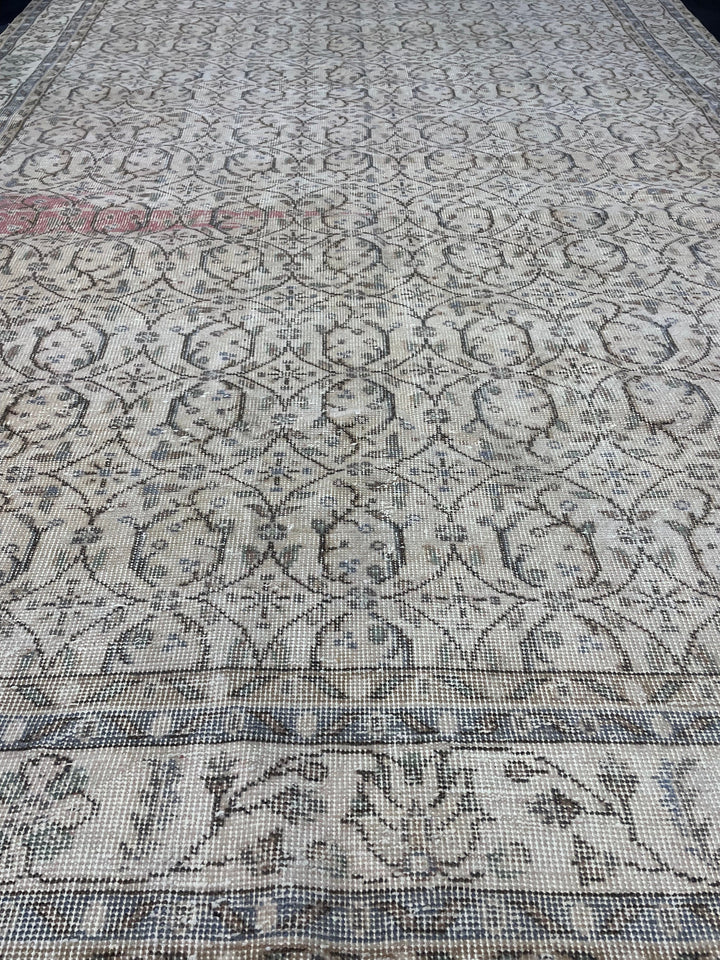 Beige Turkish Oushak Rug 6' 8" x 10' 6" Hand-Knotted field