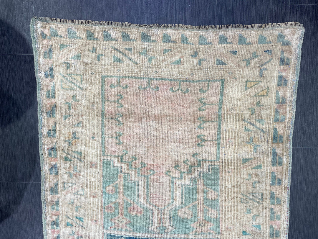 Beige Turkish Runner Rug 3' 2" x 4' 5" Hand-Knotted detail