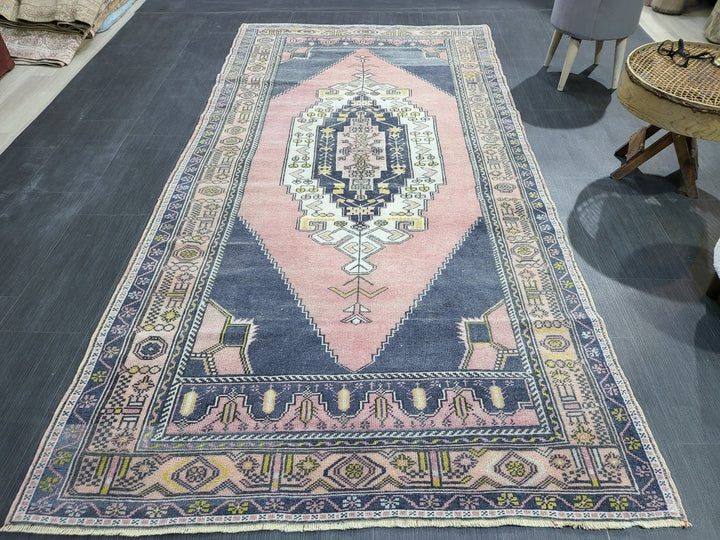 Beige Turkish Runner Rug 4' 4" x 8' 9" Hand-Knotted detail