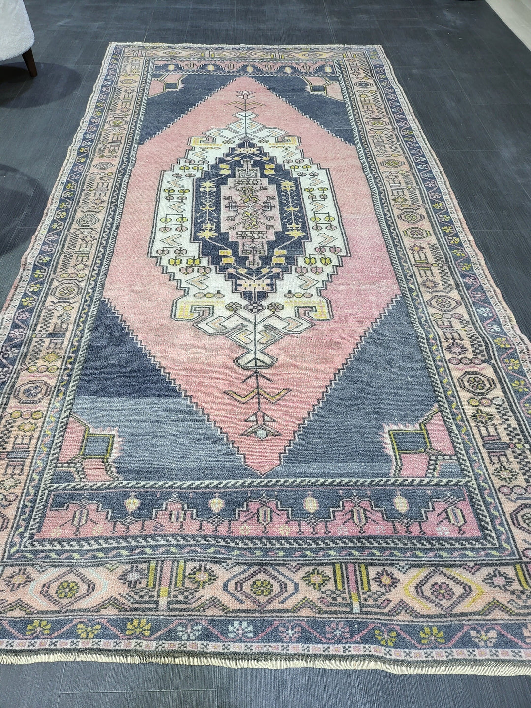Beige Turkish Runner Rug 4' 4" x 8' 9" Hand-Knotted texture