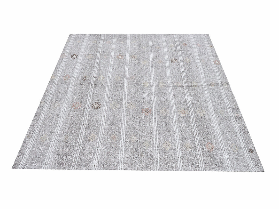 Gray Kilim Rug 5' 5" x 7' | No. VR61585