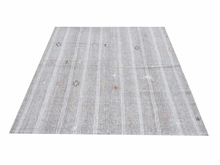 Gray Kilim Rug 5' 5" x 7' | No. VR61585