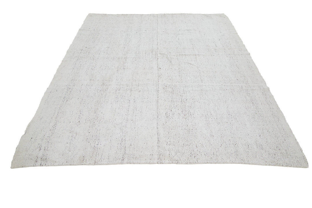 White Kilim Rug 6' 7" x 8' 10" | No. VR26240