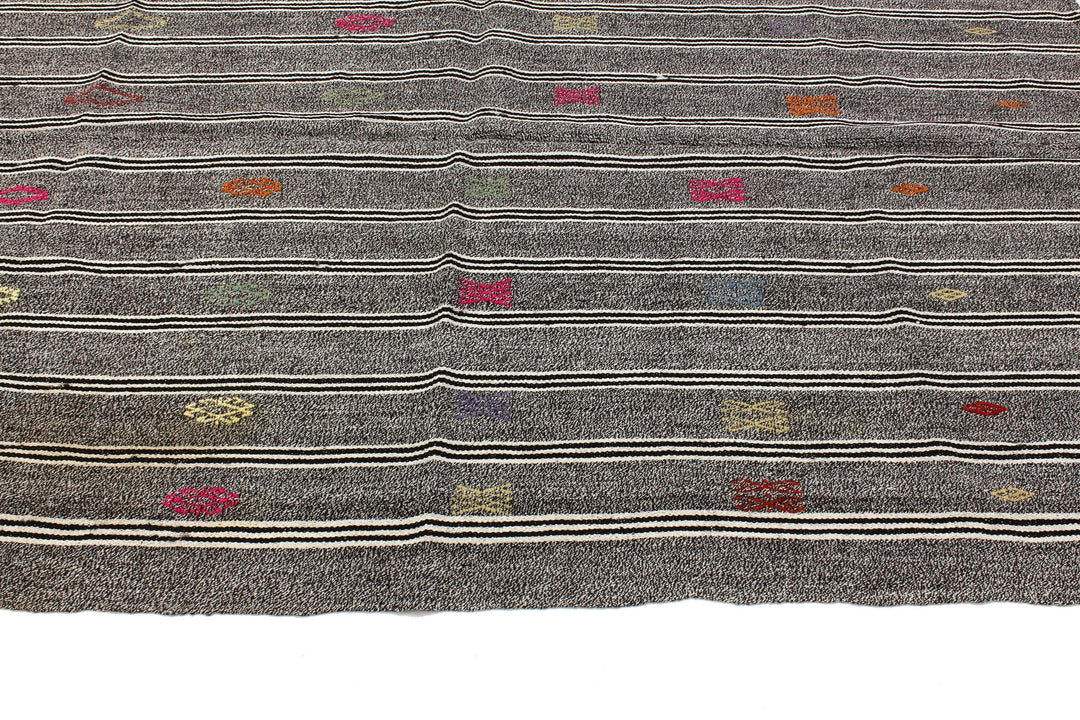 Gray Kilim Rug 5' 7" x 7' 3" | No. VR46147