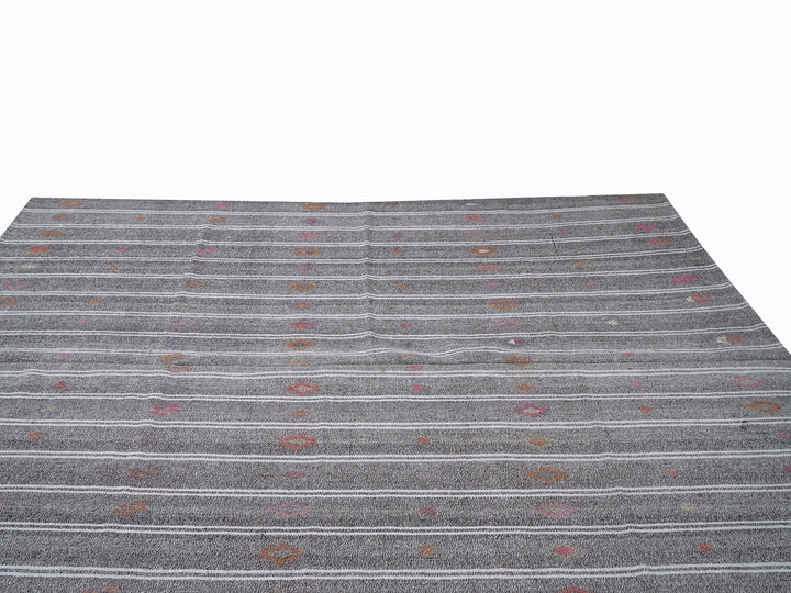 Gray Kilim Rug 6' 7" x 9' 8" | No. VR90180