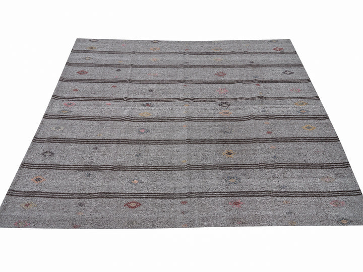 Gray Kilim Rug 6' 4" x 7' 2" | No. VR33773