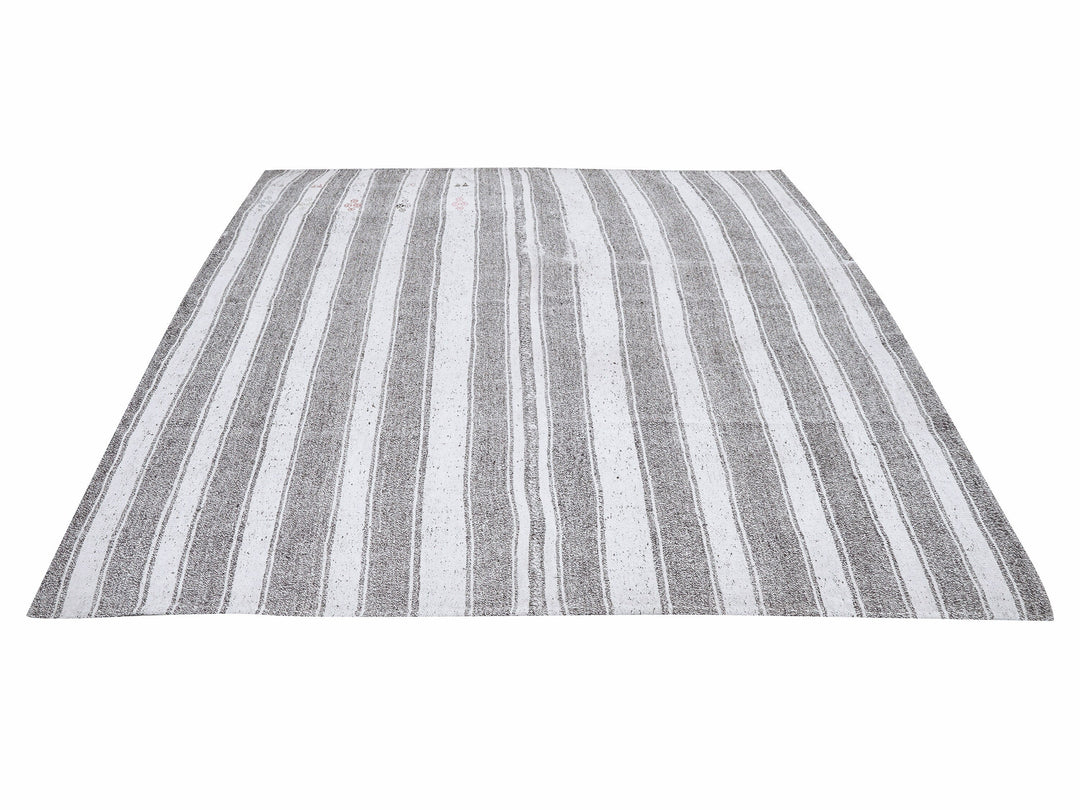 Gray Kilim Rug 6' 8" x 7' 8" | No. VR58928