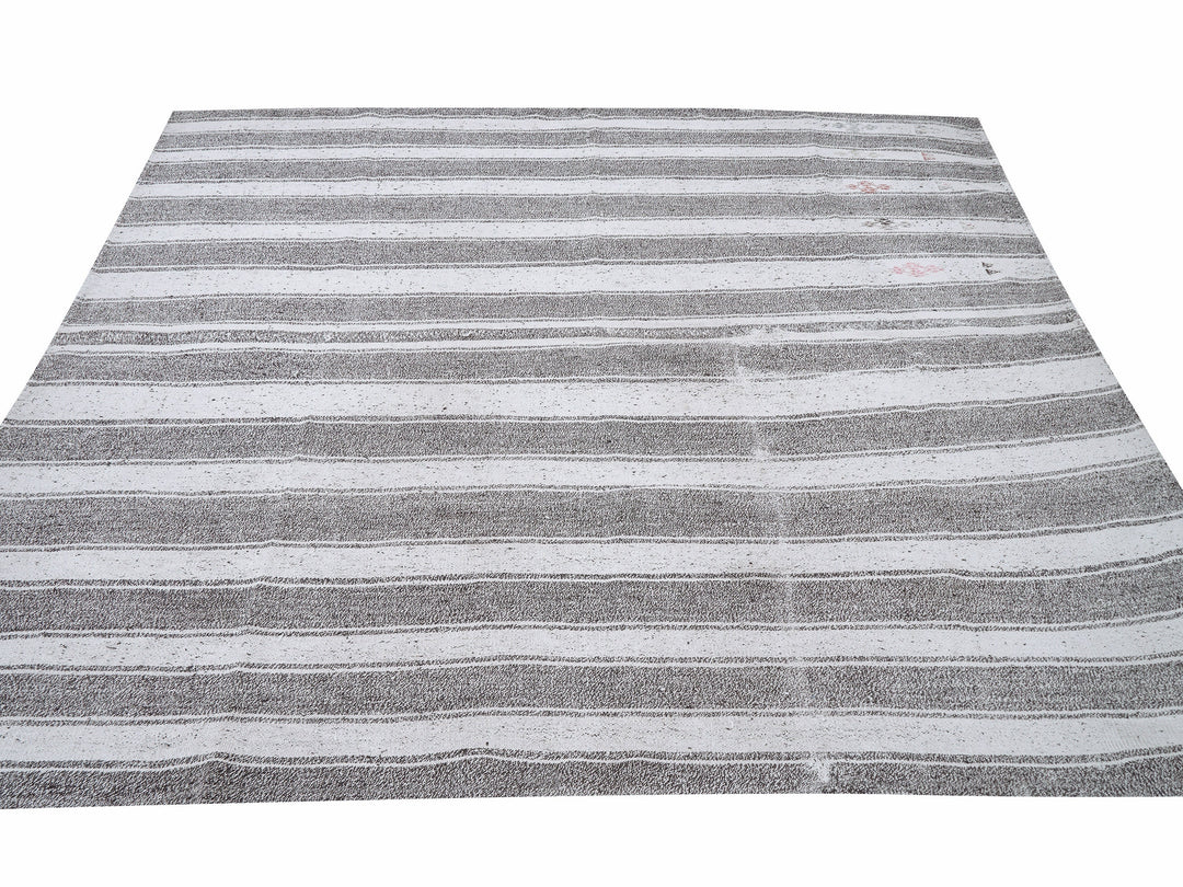 Gray Kilim Rug 6' 8" x 7' 8" | No. VR58928