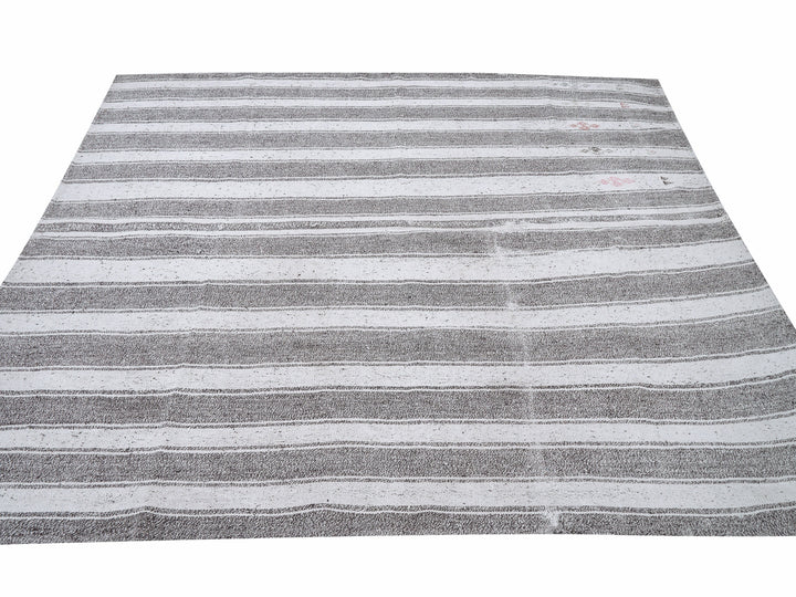 Gray Kilim Rug 6' 8" x 7' 8" | No. VR58928