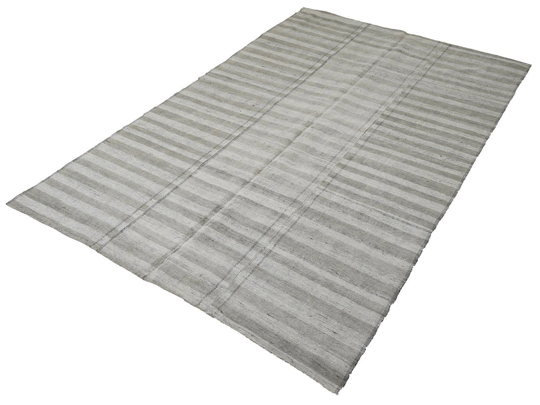 Kilim Rug 6' 5" x 9' 10" | No. VR70890