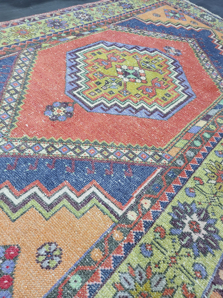 Beige Turkish Runner Rug 5' x 9' 4" Hand-Knotted view