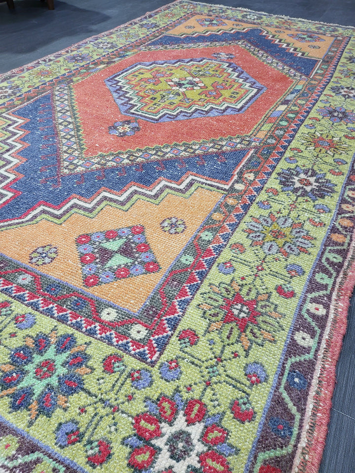 Beige Turkish Runner Rug 5' x 9' 4" Hand-Knotted reverse