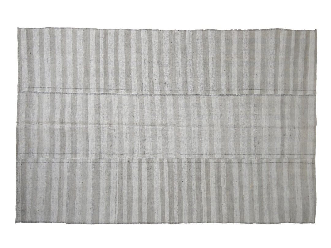 Kilim Rug 6' 5" x 9' 10" | No. VR70890