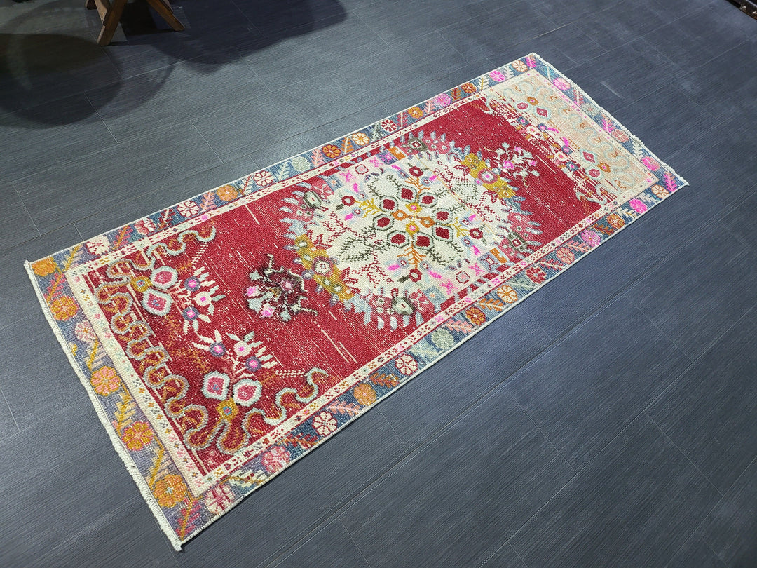Turkish Oushak Rug 2' 5" x 6' 1" Hand-Knotted close-up