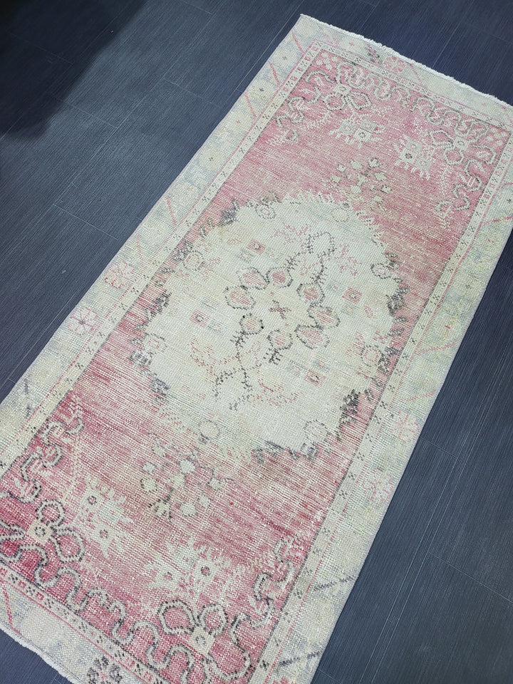 Tan Turkish Oushak Rug 2' 8" x 5' 9" Hand-Knotted pattern