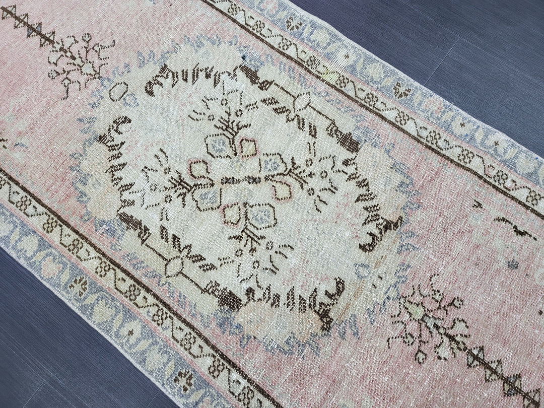 Rust Turkish Oushak Rug 2'11" x 5'10" Hand-Knotted close-up