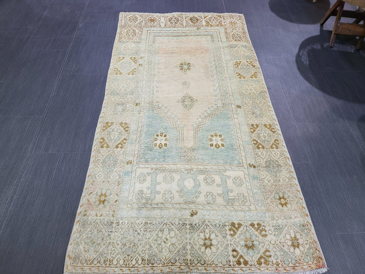 Beige Turkish Runner Rug 2' 9" x 5' 2" Hand-Knotted detail