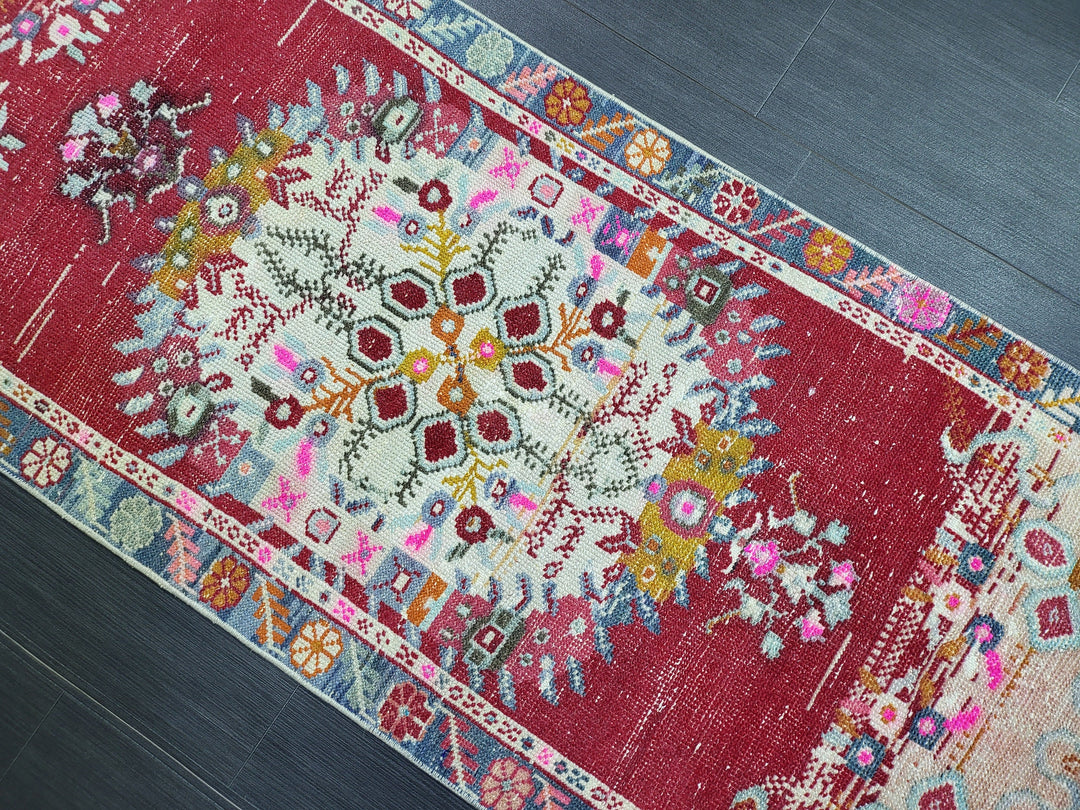 Turkish Oushak Rug 2' 5" x 6' 1" Hand-Knotted pattern
