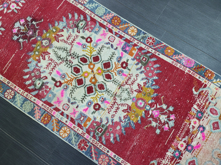 Turkish Oushak Rug 2' 5" x 6' 1" Hand-Knotted pattern