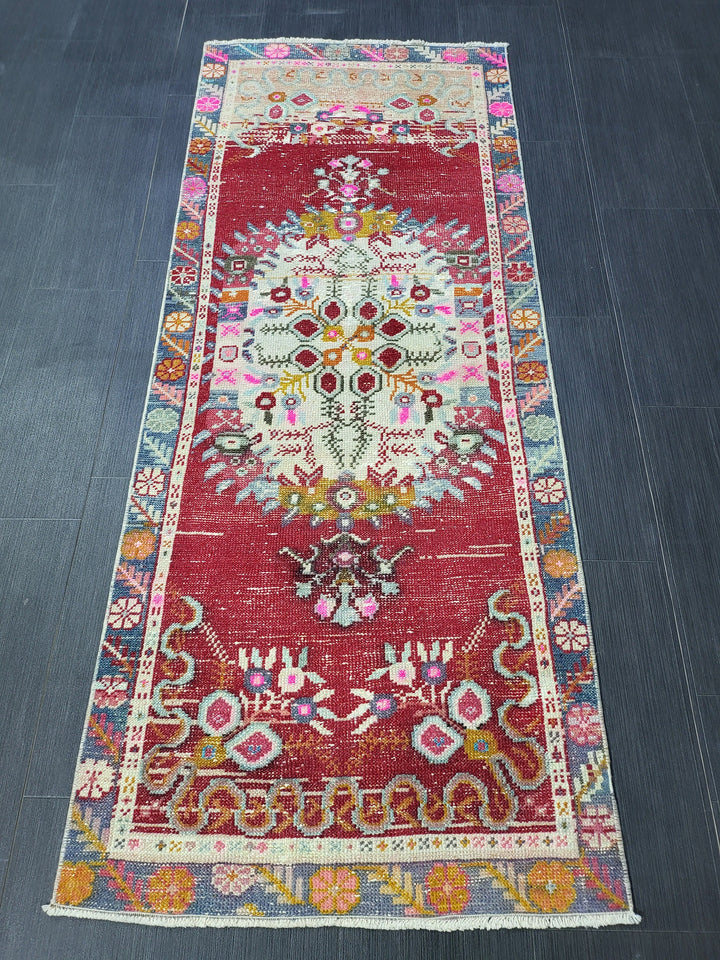 Turkish Oushak Rug 2' 5" x 6' 1" Hand-Knotted texture
