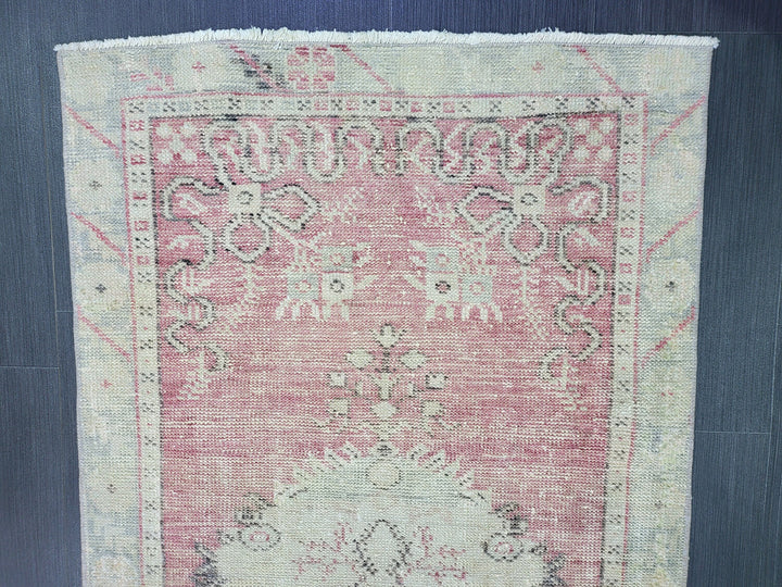 Tan Turkish Oushak Rug 2' 8" x 5' 9" Hand-Knotted view