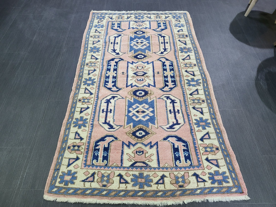 Beige Turkish Runner Rug 2' 11" x 5' Hand-Knotted detail